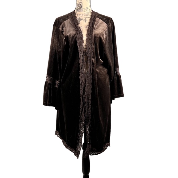 easel Sweaters - Easel Los Angeles Crushed Velvet Boho Kimono Cardigan With Crochet Trim Brown
